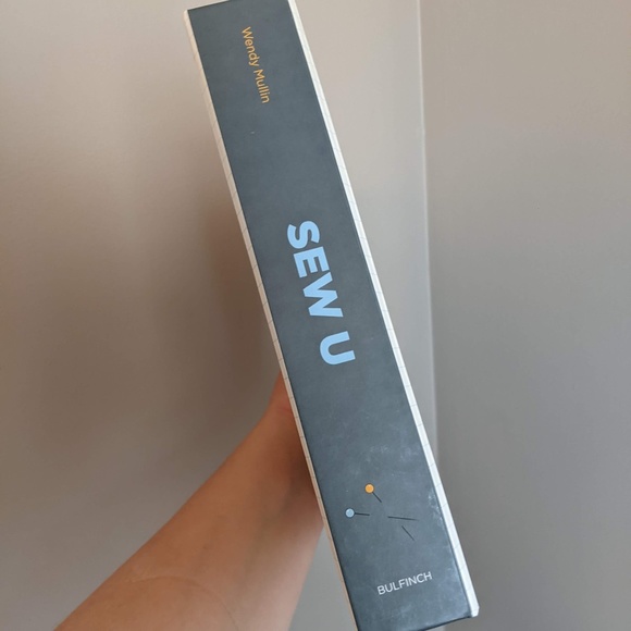 Sew U: The Built by Wendy Guide to Making Your Own Wardrobe, Wendy Mulle… - Picture 12 of 13
